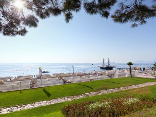 AMC Royal Hotel & Spa