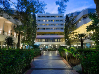 AMC Royal Hotel & Spa