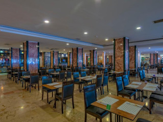RIVIERA BEACH HOTEL