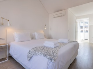 GARCIA 28 APARTMENTS