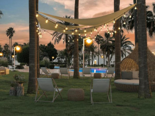 Garden Saladina - Adults Only