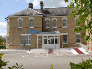 Gatwick Cambridge Hotel