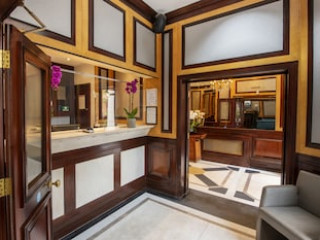 GEM LANGHAM COURT HOTEL