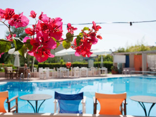 George Hotel