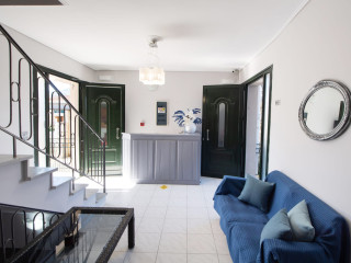 George House Apartments & Villa