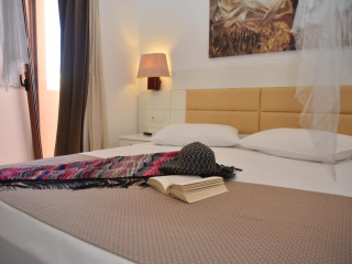 GEORGIAS GARDEN HOTEL