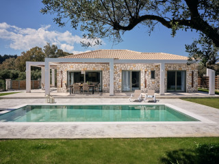 GERAKAS LUXURY VILLAS