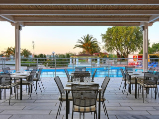 GIANNOULIS - SANTA MARINA BEACH HOTEL