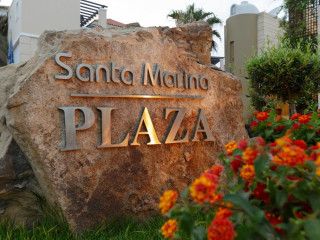 Giannoulis - Santa Marina Plaza