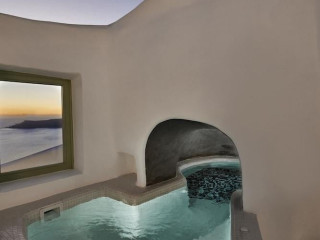 Gitsa Cliff Luxury Villa Santorini
