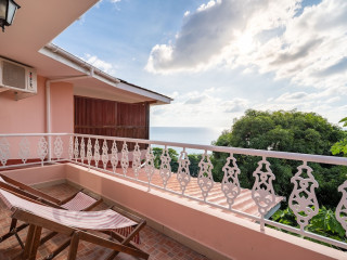 GLACIS HEIGHTS VILLA