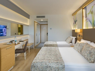 GLAMOUR RESORT AND SPA