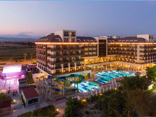 Glamour Resort & Spa
