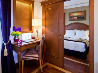 GLK Premier Acropol Suites And Spa