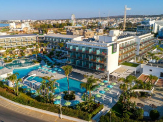 GOLDEN BAY HOTEL
