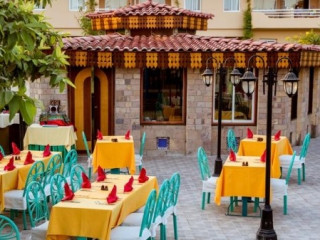 GOLDEN BEACH RESORT