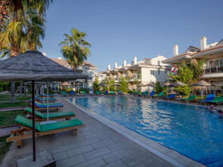 Golden Life Blue Green Residence