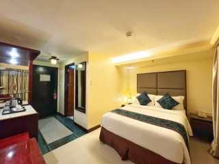Golden Phoenix Hotel Boracay
