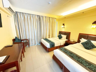 Golden Phoenix Hotel Boracay