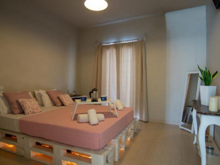 Golden Sun Boutique Malia