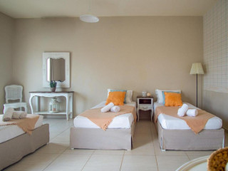 Golden Sun Boutique Malia