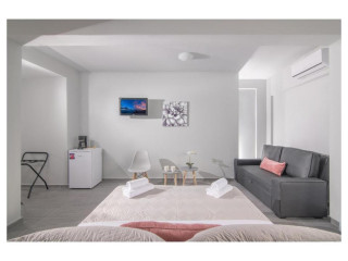 Golden Sunlight Hotel by Estia