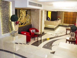 GOLDEN TULIP FLAMENCO