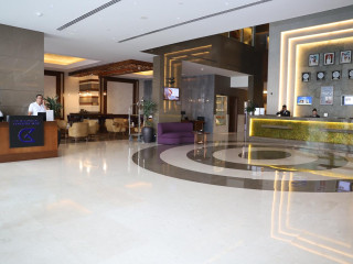 Golden Tulip Media Hotel