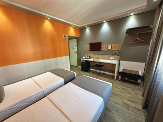 Golden Tulip Washington Opera Hotel