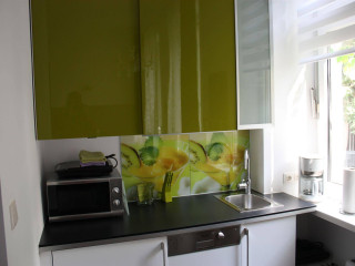 GoVienna Small Modern Apartment