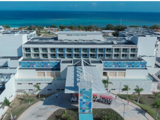 Gran Muthu Almirante Beach Hotel