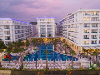 Grand Blue Fafa Resort & SPA