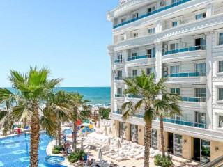 Grand Blue Fafa Resort & SPA