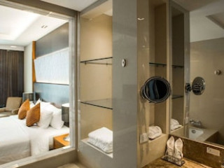 GRAND FOUR WINGS CONVENTION (SHA)