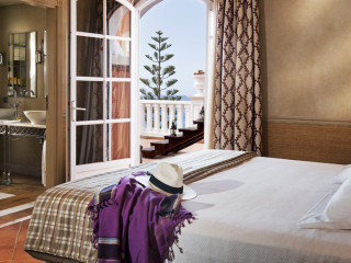 Evia Hotel & Suites