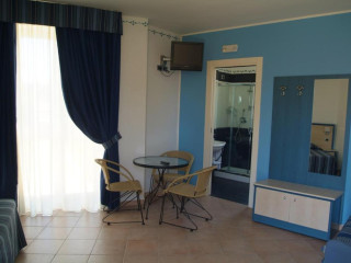 CYNTHIANA BEACH HOTEL