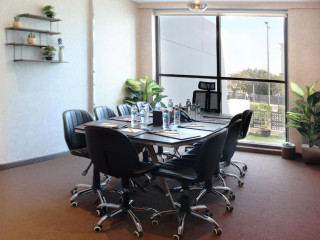 Grand Kingsgate Jaddaf Waterfront Hotel