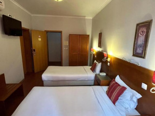 Grande Pensao Residencial Alcobia