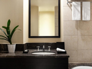 Grecotel Vouliagmeni Suites