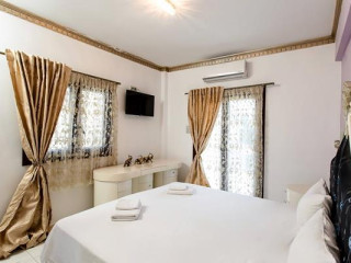 Greek Pride Hotel & Apartments