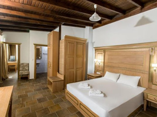 Greek Pride Seafront Hotel