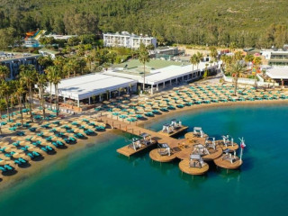 ZORBAS BEACH HOTEL