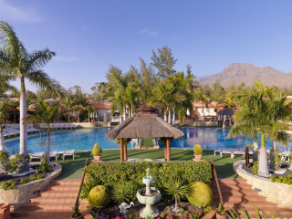 Green Garden Resort & Suites