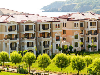 Green Life Apartments