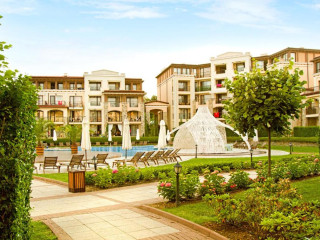 Green Life Beach Resort