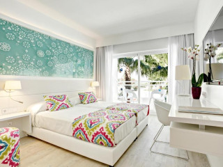 Grupotel Ibiza Beach Resort - Adults Only