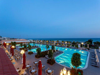 HOTEL CARPATHIA