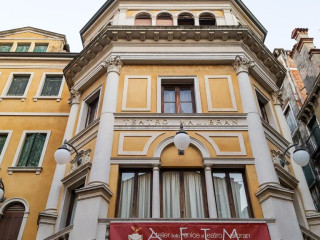 H10 Palazzo Canova