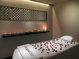 H10 White Suites