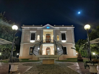 ROYAL MODERNA